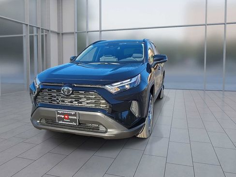 New 2025 Toyota RAV4 XLE image 4