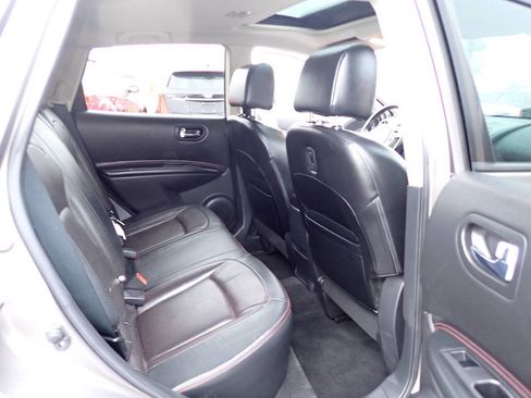 Used 2010 Nissan Rogue SL w/ Premium Pkg image 11