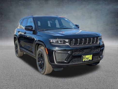 New 2026 Jeep Grand Cherokee Altitude AWD/4WD image 1