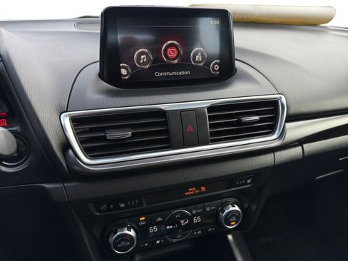 Used 2018 MAZDA MAZDA3 Grand Touring w/ Premium Equipment Package image 12