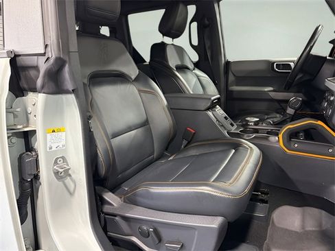 Used 2023 Ford Bronco Badlands image 14