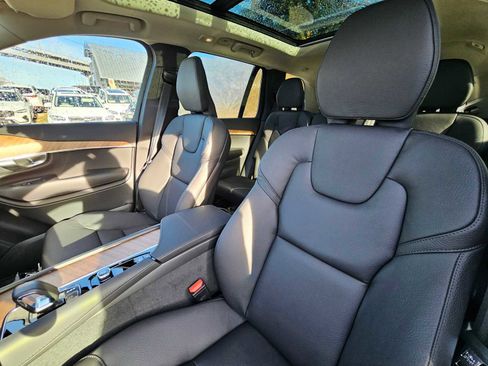 Used 2025 Volvo XC90 B6 Core w/ Protection Package Premier image 30