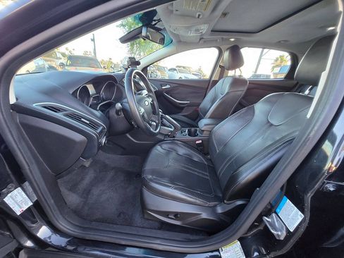 Used 2012 Ford Focus Titanium FWD image 23