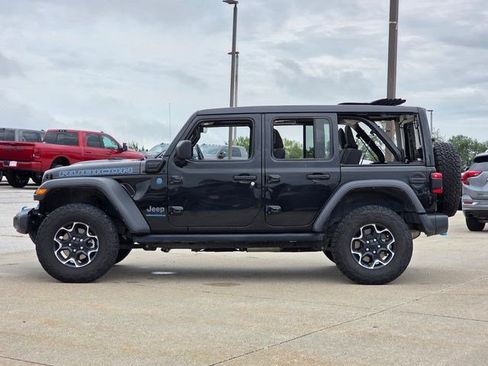 Used 2023 Jeep Wrangler Unlimited Rubicon 4xe w/ Cold Weather Group AWD/4WD image 5
