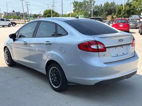 Used 2013 Ford Fiesta SE w/ Super Fuel Economy Pkg FWD image 6