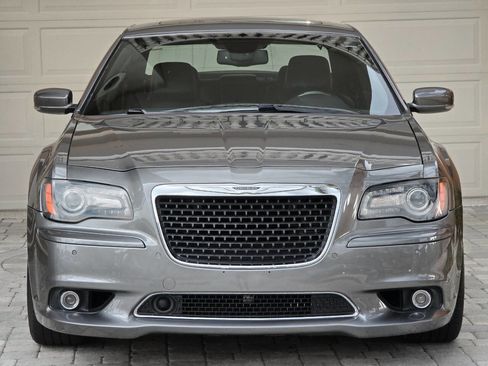 Used 2012 Chrysler 300 SRT8 w/ 19-Premium Speaker Group image 29