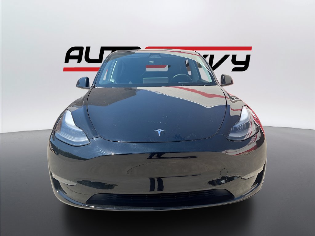 Used 2024 Tesla Model Y Long Range AWD/4WD image 2