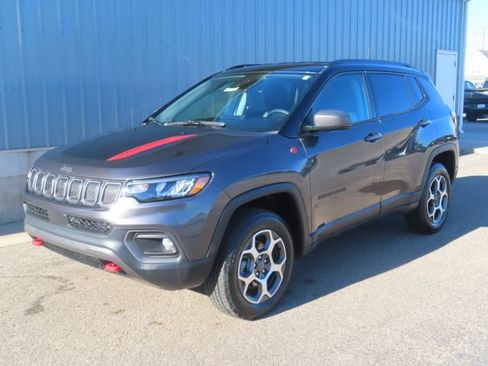 Used 2022 Jeep Compass Trailhawk AWD/4WD image 7