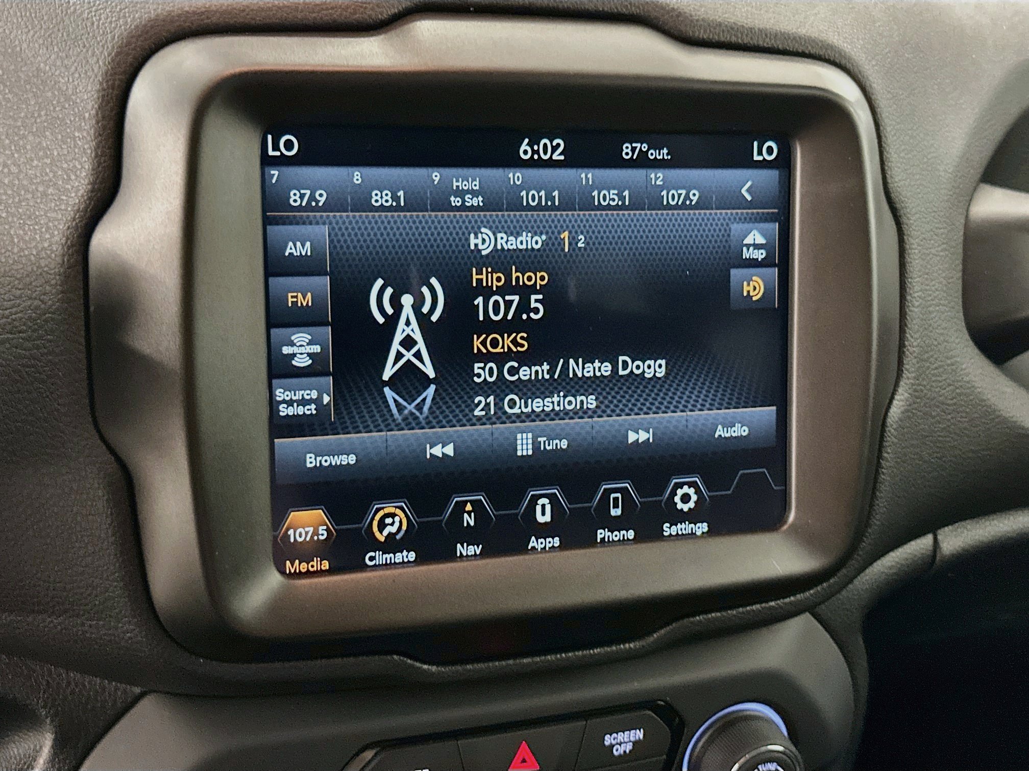 Used 2023 Jeep Renegade Altitude AWD/4WD image 21