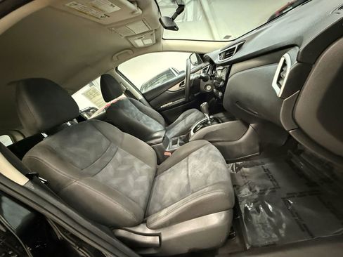 Used 2015 Nissan Rogue S AWD/4WD image 24