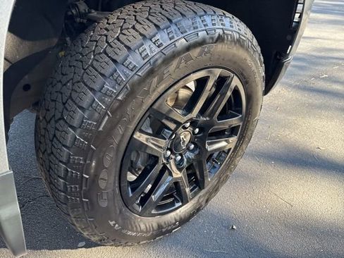 Used 2024 Chevrolet Silverado 1500 LT Trail Boss w/ LT Trail Boss Premium Package image 31