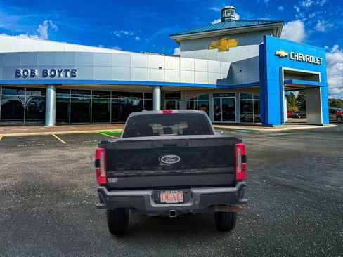 Used 2023 Ford F350 Lariat w/ Lariat Ultimate Package AWD/4WD image 4