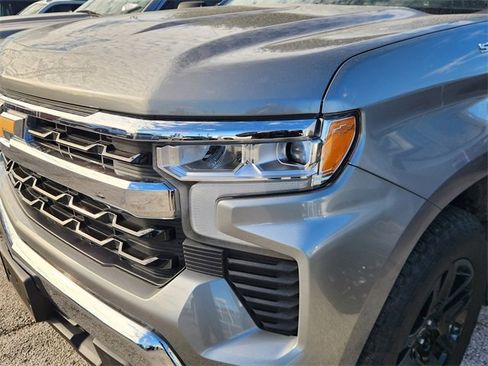 Used 2023 Chevrolet Silverado 1500 LT w/ Protection Package image 6