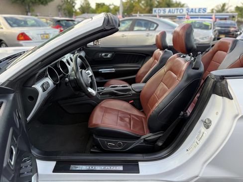 Used 2016 Ford Mustang Premium image 10