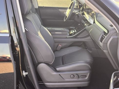 Certified 2025 INFINITI QX80 Luxe image 10