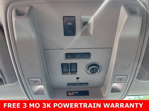 Used 2020 GMC Yukon Denali image 20