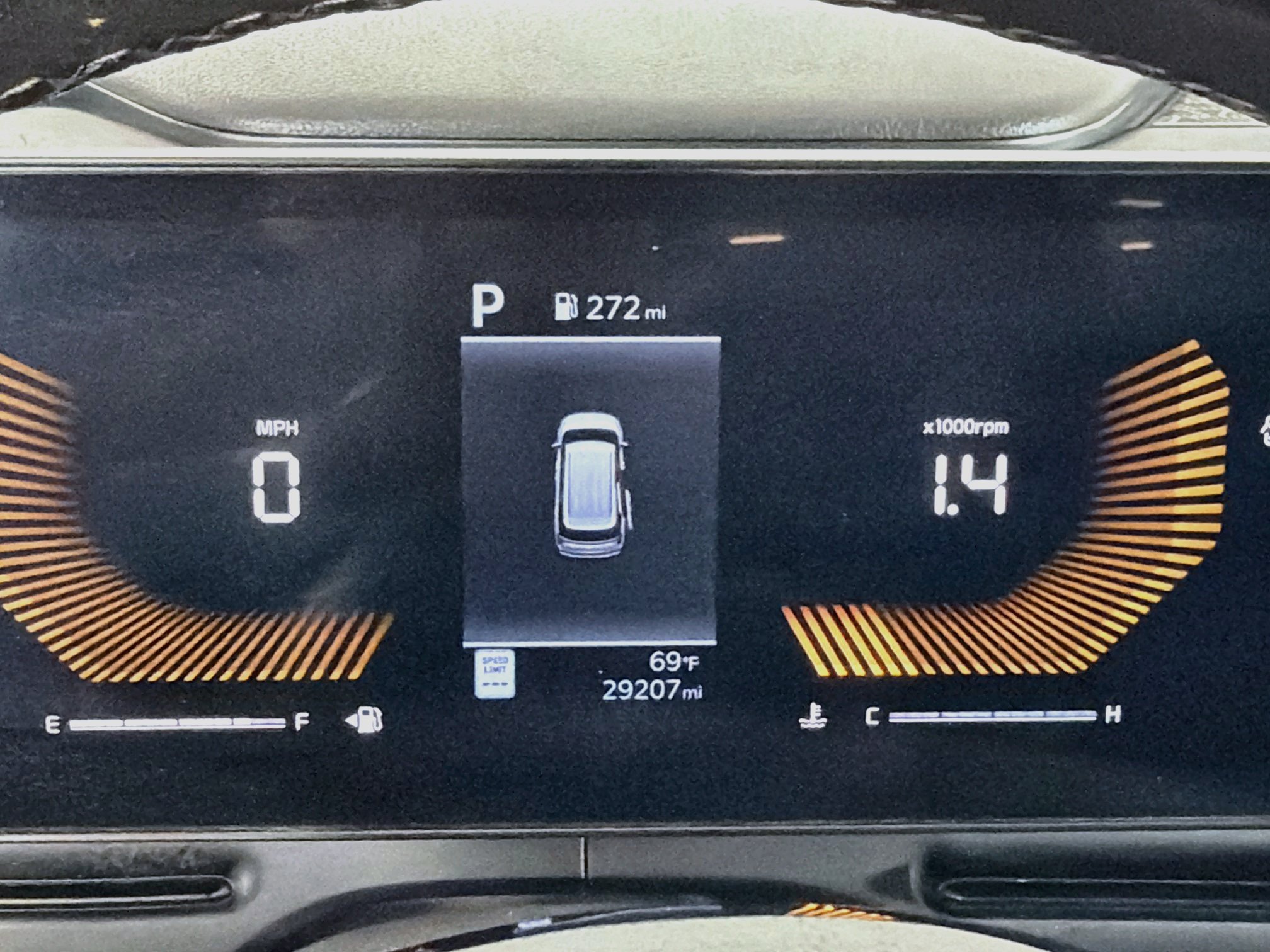 Used 2025 Kia Carnival FWD image 19