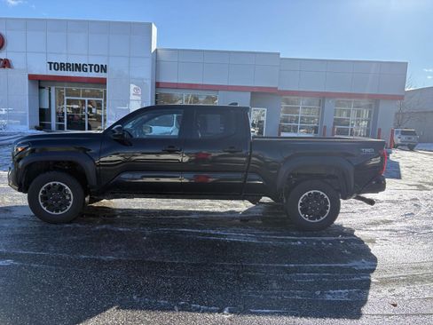 Used 2025 Toyota Tacoma TRD Off-Road image 4