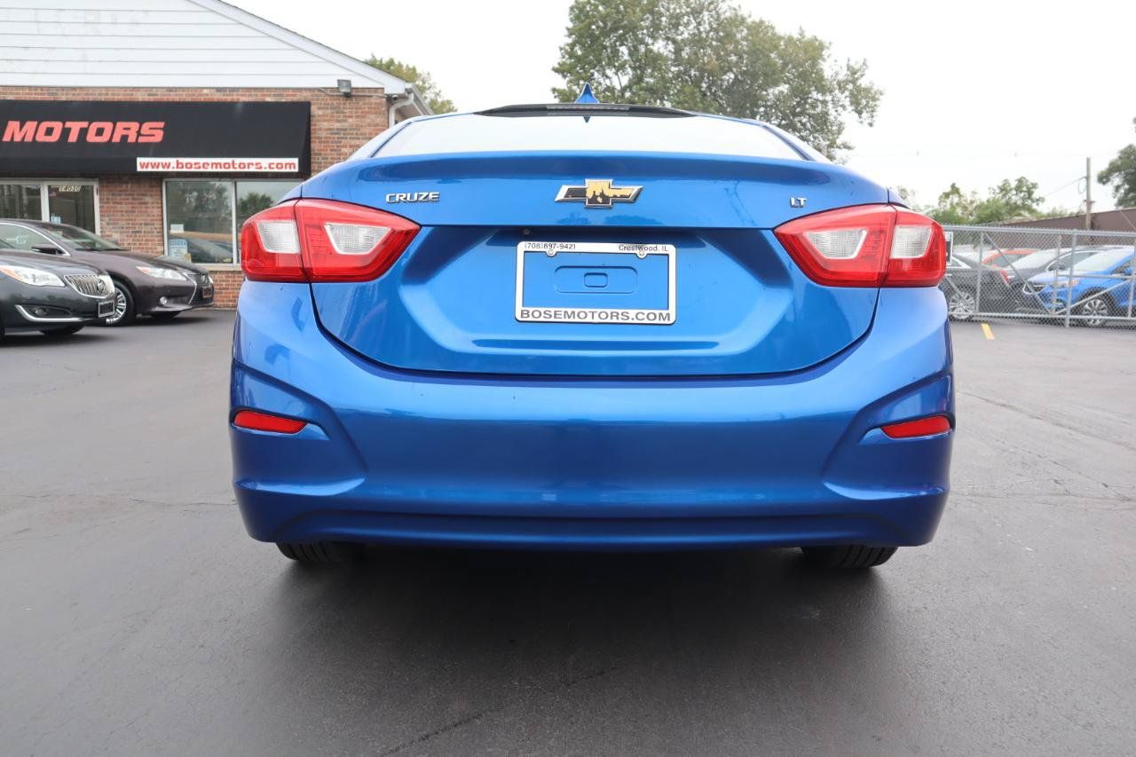 Used 2016 Chevrolet Cruze LT w/ Sun And Sound Package FWD image 4