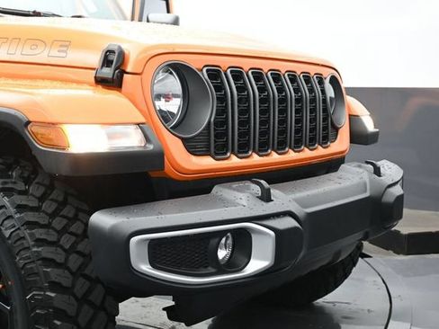 Used 2025 Jeep Gladiator Sport AWD/4WD image 33