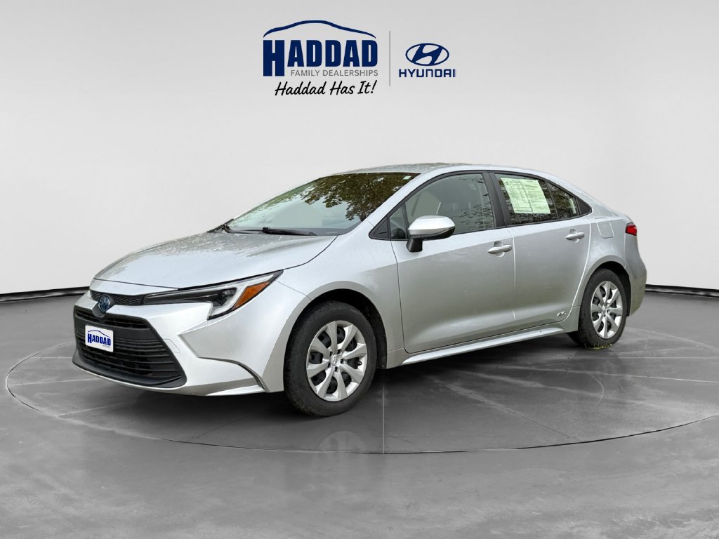 Used 2023 Toyota Corolla LE AWD/4WD image 1