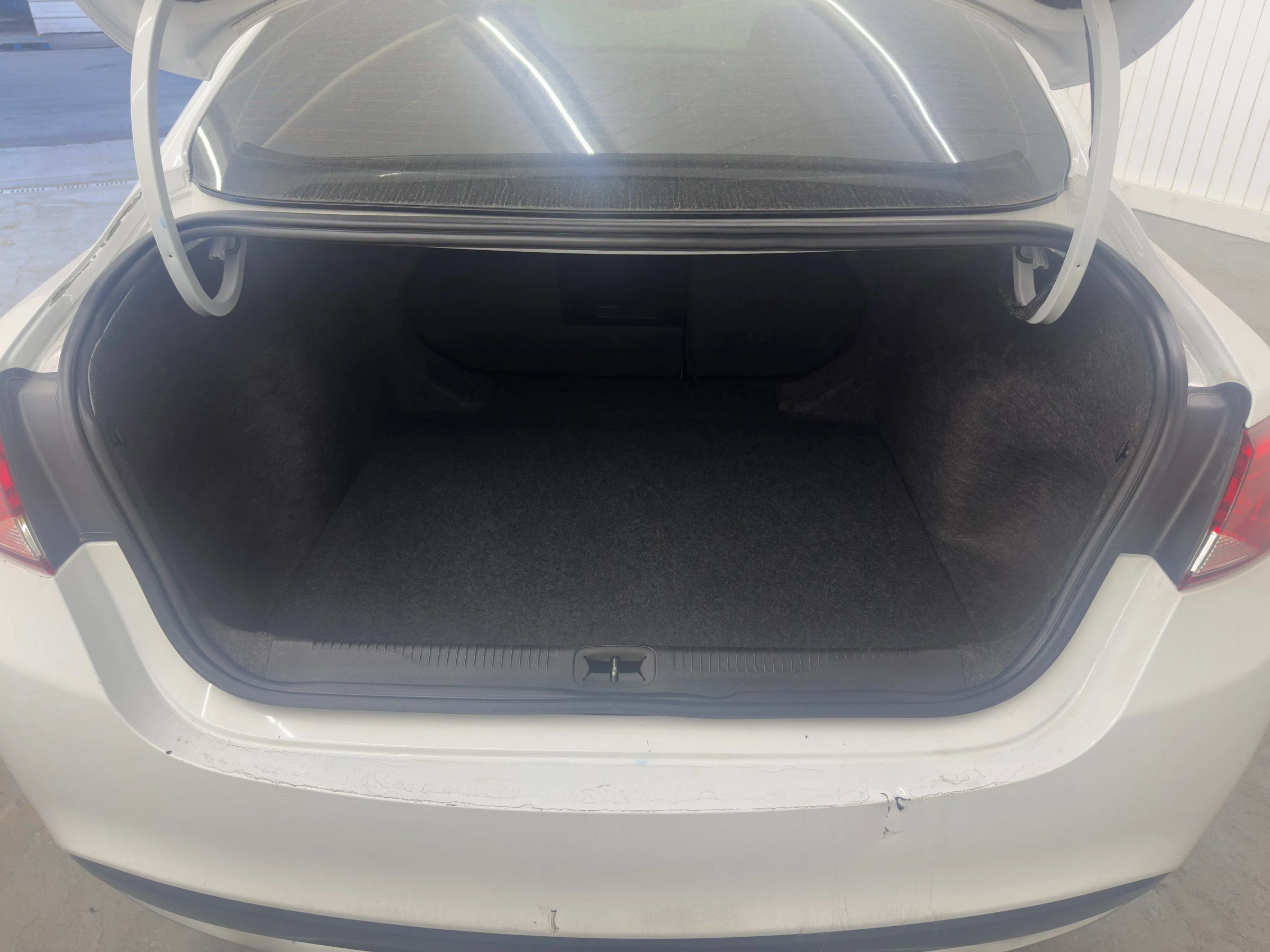 Used 2015 Chrysler 200 Limited w/ Convenience Group FWD image 11