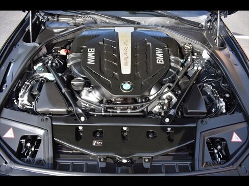 Used 2016 BMW 550i Sedan image 40