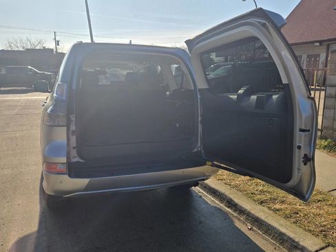 Used 2023 Lexus GX 460 Premium image 12