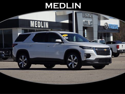 Used 2023 Chevrolet Traverse LT w/ LT Premium Package image 1