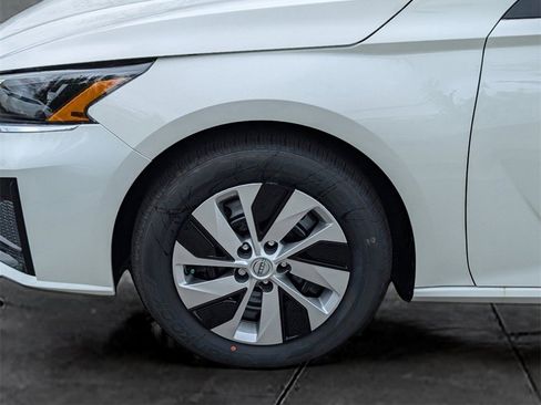 Certified 2025 Nissan Altima 2.5 S image 11