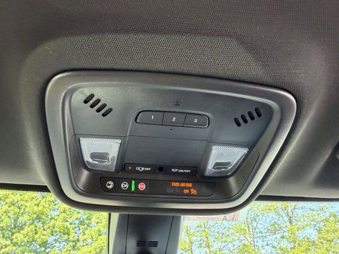 Used 2023 Chevrolet Traverse LT w/ LPO, Floor Liner Package AWD/4WD image 32