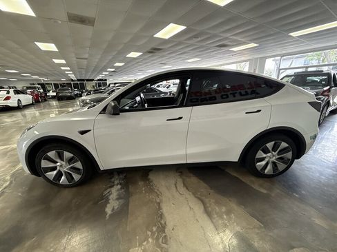 Used 2021 Tesla Model Y Long Range image 5