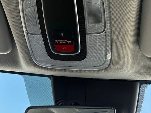 Used 2023 Hyundai Elantra SEL w/ Convenience Package image 35