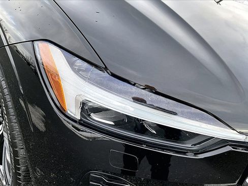 Certified 2023 Volvo XC60 B5 Ultimate w/ Climate Package image 31