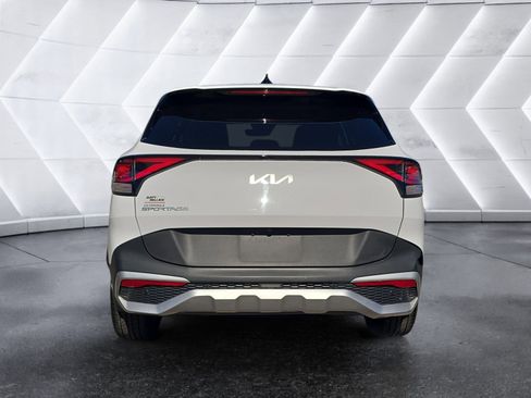 Used 2023 Kia Sportage EX image 4
