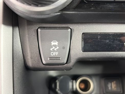 Used 2025 Toyota RAV4 LE AWD/4WD image 20