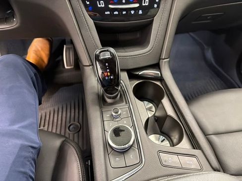 Used 2024 Cadillac XT6 Sport AWD/4WD image 13