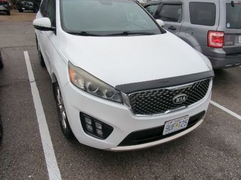 Used 2016 Kia Sorento SX image 6