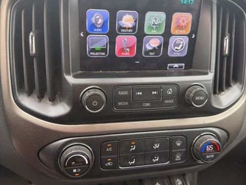 Used 2017 Chevrolet Colorado Z71 image 17