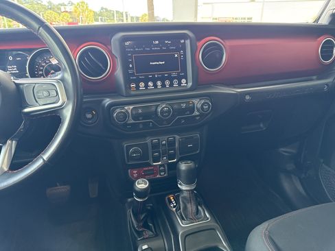 Used 2021 Jeep Wrangler Unlimited Rubicon AWD/4WD image 29
