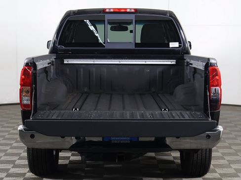 Used 2014 Nissan Frontier SL w/ SL Moonroof Package AWD/4WD image 18