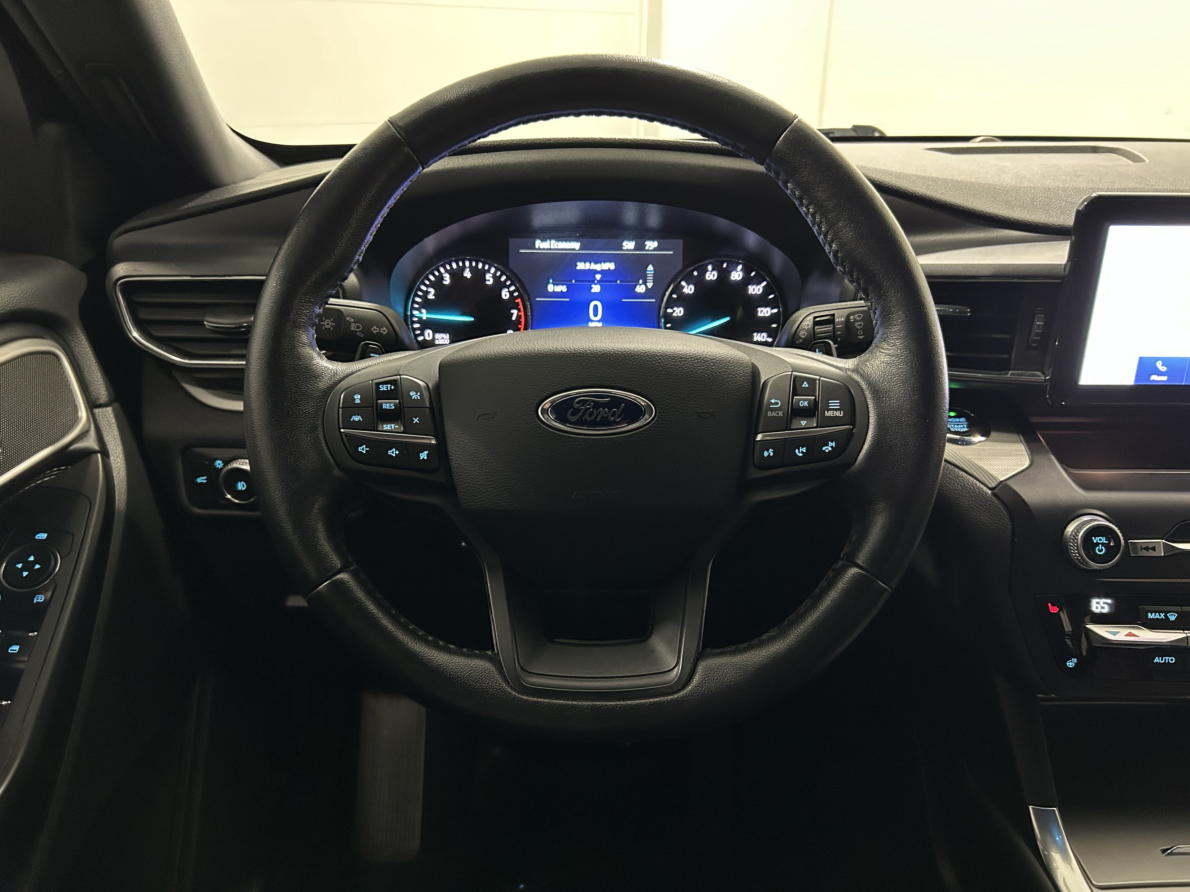 Used 2020 Ford Explorer XLT w/ Equipment Group 202A AWD/4WD image 13
