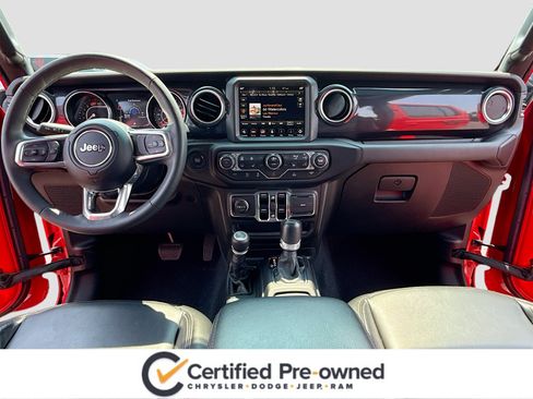 Used 2023 Jeep Wrangler Unlimited Sahara AWD/4WD image 3