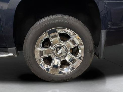 Used 2017 Chevrolet Suburban Premier image 27