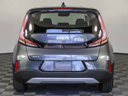 Used 2023 Kia Soul LX image 6