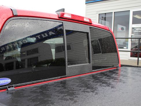 Used 2022 Nissan Frontier SV image 14