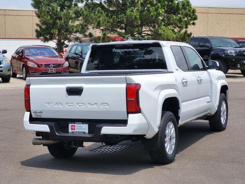 Certified 2024 Toyota Tacoma SR5 AWD/4WD image 2