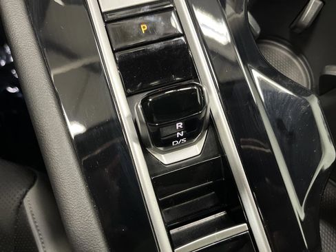 Used 2024 Volkswagen Atlas Peak Edition SEL image 22