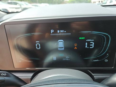 Used 2025 Kia Niro LX FWD image 19