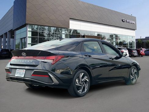 Certified 2025 Hyundai Elantra Sport w/ Cargo Package image 2